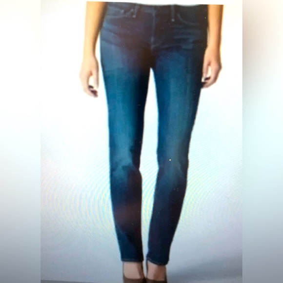 LEVIS DEMI CURVE CLASSIC RISE SLIM LEG IN SIZE 26/32 - Picture 1 of 8